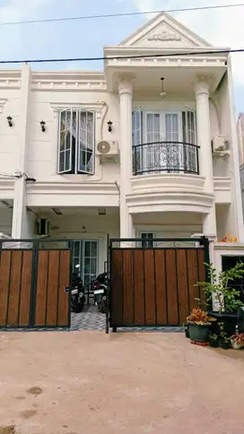 Dijual Rumah 2 Lantai dkt Alun2 Kota Depok