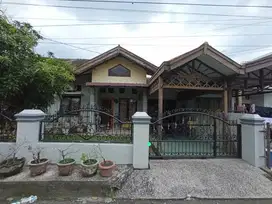 RUMAH DI KOMPLEK TAMAN HARAPAN INDAH, RINGROAD