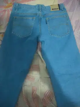 Celana jeans pria ukuran 31