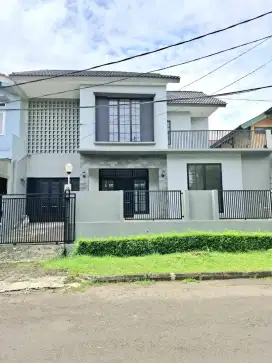 Dijual rumah siap huni sudah renovasi di sektor 5 bintaro jaya