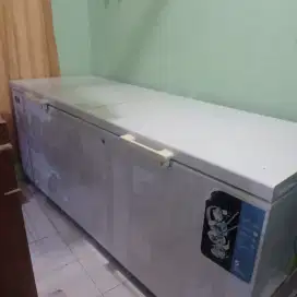 Dijual freezer box rsa tipe  cf 740