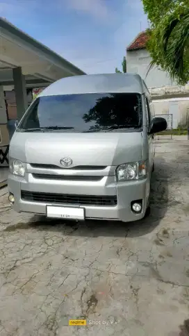 FOR SALE HIACE COMMUTER 2017