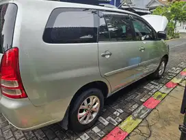 Toyota Kijang Innova 2005 Bensin