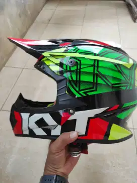 Helm KYT cross size L