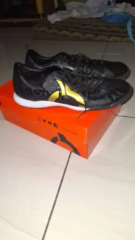 Jual sepatu futsal Ortus