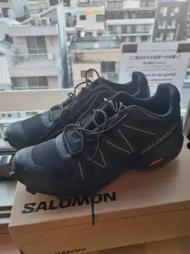 Sepatu SALOMON CROSS EVR size 44