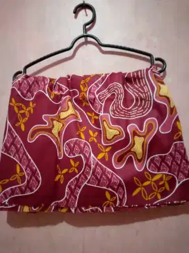 Kain batik corak merah