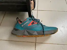 Sepatu Columbia 42 Waterproof