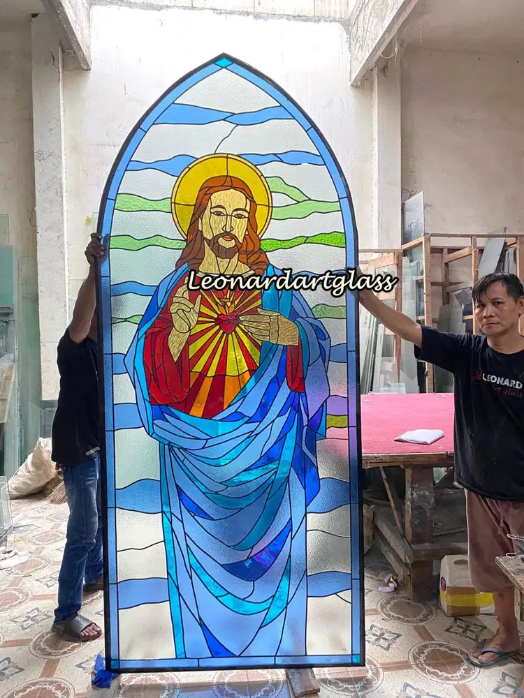 KACA PATRI GEREJA SURABAYA / kaca patri gambar yesus