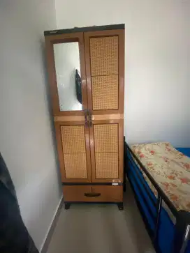 lemari 2 pintu dan laci