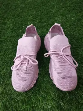 Sepatu sport wanita second