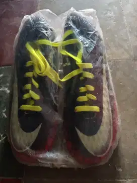 Jual sepatu futsal anak