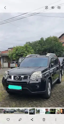 Nissan Xtrail 2.5 Matic Triptonic Hitam