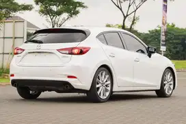 Semoksss! Mazda 3 Hatchback Skyactiv 2018 a200 jazz civic 320i