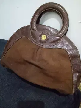 FLASH SALE  Preloved Handbag  vintage Eng's Burg