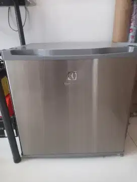 Kulkas Mini Electrolux