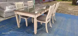 Meja Makan Ashley Bolanburg USA Asli