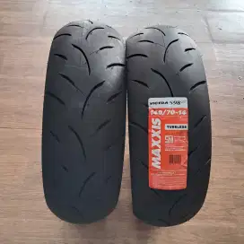 BAN MAXXIS VICTRA 140/70 -14 62P TUBELESS