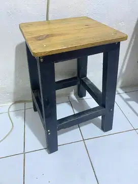 DIJUAL KURSI KAYU ADA 5PCS