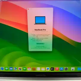 Macbook Pro 2020 Ram 16 Ssd 1 tb core i7 layar 13 inch lengkap set