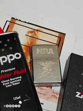 Zippo Original dan minyak