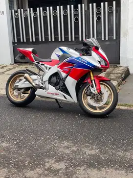 CBR 250 R K33 CBU