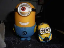 Figure Minion besar dan kecil