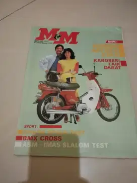 Aneka majalah dan brosur motor mobil tema otomotif