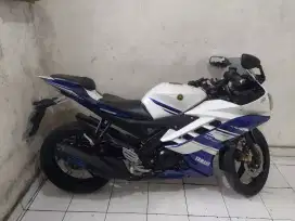 YAMAHA R15 TAHUN 2014 ANTIK ORISINIL. TUKER METIC AJUIN AJA