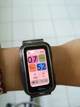 Jam tangan digital Huawei band 6 bekas