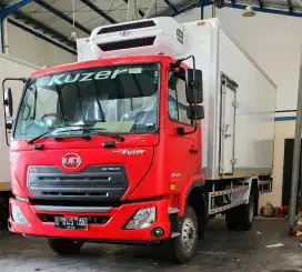 Truk kuzer Pendingin 6 Roda