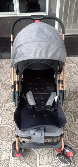 Dijual stroller baru pakai 6bulan