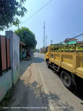 Tanah Pinggir Jalan dilalui Angkot di Mande Cianjur Sudah Ramai