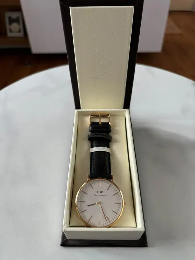 Jam Tangan DW Daniel Wellington Watch