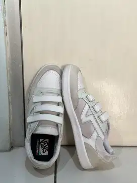 Sepatu VANS PUTIH SIZE 44,5 Lowland CC V