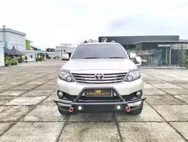 TOYOTA FORTUNER G LUX 2.7AT 2012, Silver, KM 200rban Record
