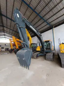 Excavator Hyundai HX210 th 2019 harga 775jt NEGO