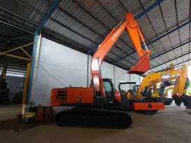 Excavator Hitachi ZX200-5G Tahun 2023 harga 1,4M NEGO