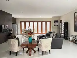 Rumah Nyaman Dalam Cluster di Komplek Batununggal Bandung