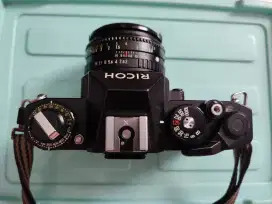 Ricoh KR-5 Super + Rikenon 1:2 50mm Kamera DSLR Film Mulus