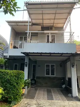 DIJUAL RUMAH 2 LANTAI SEMIFURNISH DI VENESIA, SENTUL CITY SSR659 A26