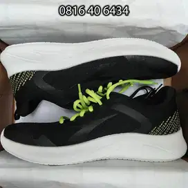 DIADORA ELVA Size 43 (insole 27,5cm)