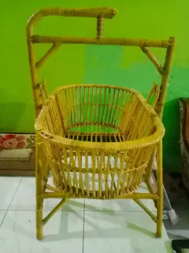 Ayunan Bayi dari rotan
