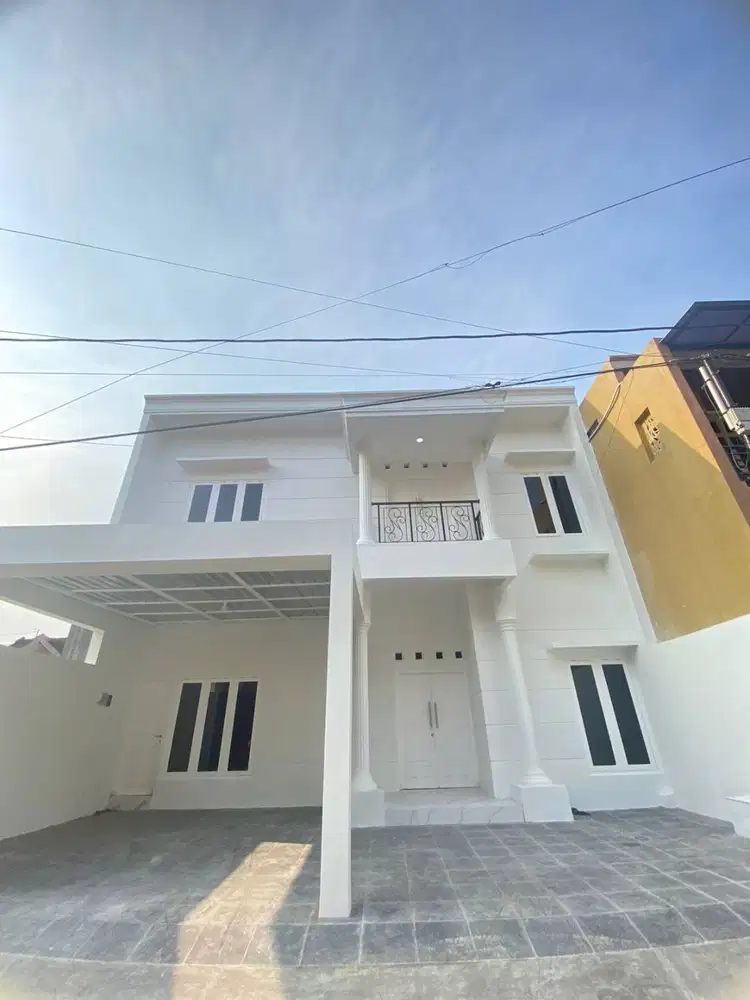 DIJUAL RUMAH MEWAH 2 LT SIAP HUNI DI LINGKUP PERUMAHAN