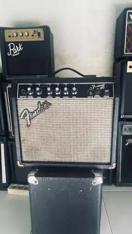 Ampli gitar fender frontman 15G