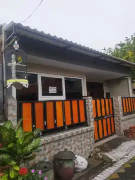 RUMAH KONTRAKAN STRATEGIS