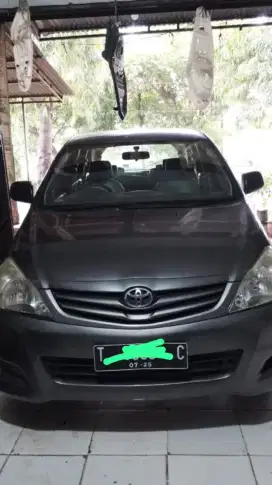 Kijang Innova 2010