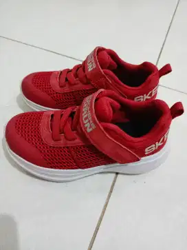Sepatu anak sketchers