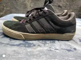 Jual sepatu bekas Adidas UK 40