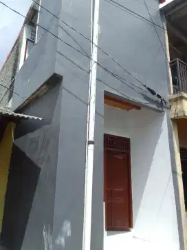 Disewakan rumah 2 lantai Cirendeu Indah 3